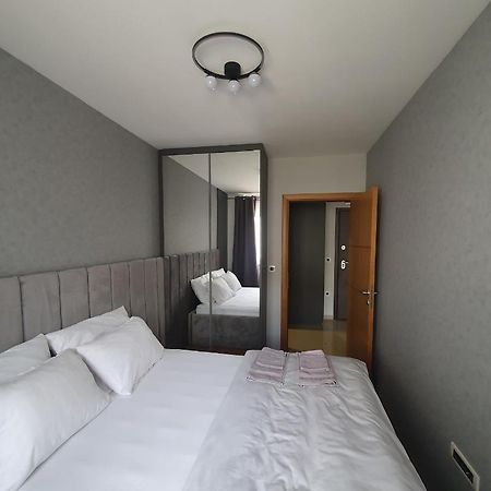 Sajam 1 Apartment Novi Sad Luaran gambar
