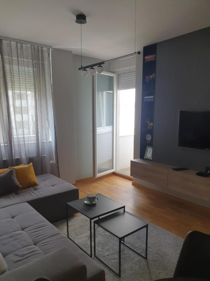 Sajam 1 Apartment Novi Sad Luaran gambar