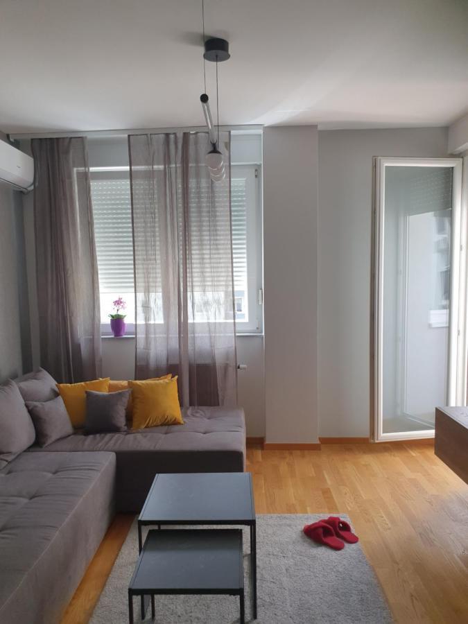 Sajam 1 Apartment Novi Sad Luaran gambar