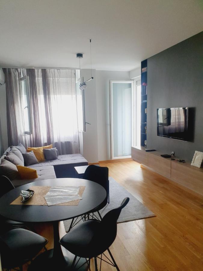 Sajam 1 Apartment Novi Sad Luaran gambar